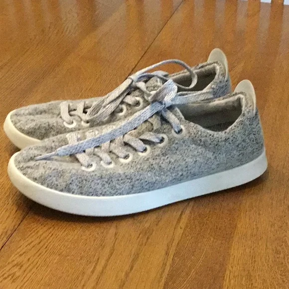 Woman’s allbirds grey with black flecks wool pipers. Size 7. Gently worn. - Picture 3 of 7